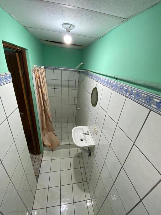 Hospedaje Catalinass Liberia Habitación foto